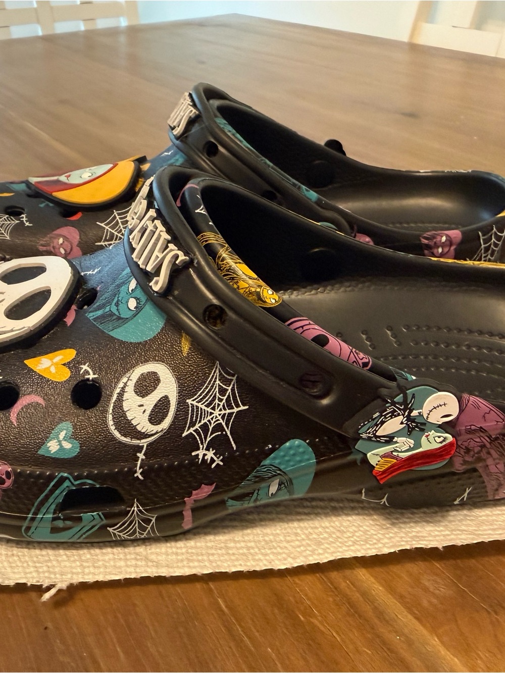 CROCS The Nightmare Before Christmas Black Graphic Clogs - Picture 4 of 5